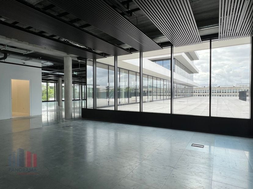 Nieuwbouw kantoren/polyvalente ruimtes met een totale oppervlakte van 920 m² en 309 m² terras te Strombeek-Bever.<br />
Strombeek Business Park is str