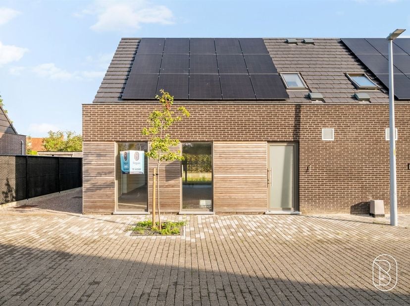 Maison individuelle située au calme, comprenant 3 chambres, une allée et un jardin ! Idéale pour ceux qui recherchent une maison neuve !<br />
Avanta