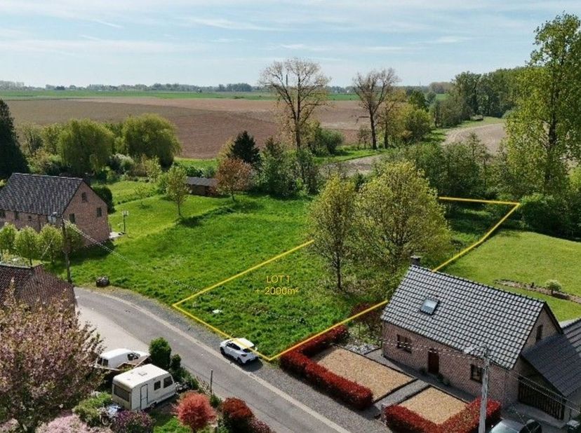 Terrain à vendre à rue dans les prés,
                    5380 Hemptinne