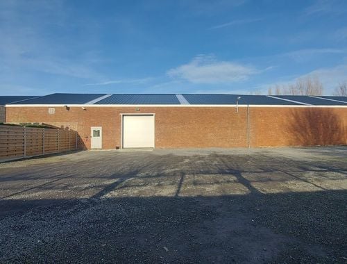                                         Magazijn zonder bureel te huur in Bovekerke, € 850
