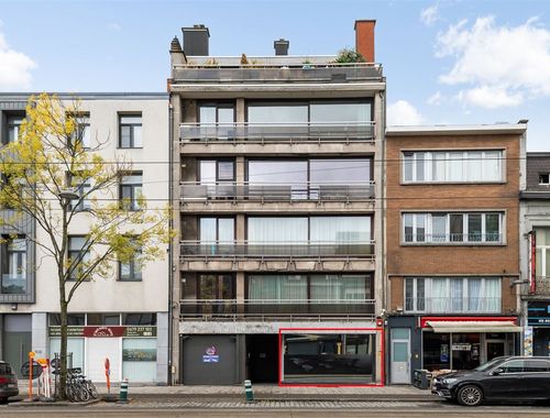                                         Rez-de-chaussée commercial à louer à Merksem, € 900
