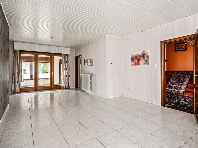 Ruime woning met 3 slaapkamers, veranda en tuin in Meerhout<br />
In de rustige Kapellestraat in Meerhout vinden we deze aangename en functioneel inge