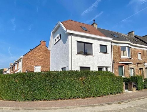                                         Maison à louer à Renaix, € 950

