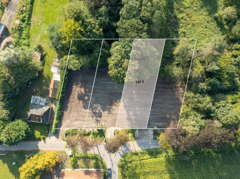 Ontdek jouw droomlocatie in Beervelde aan de Magretstraat, waar we deze bouwgrond (lot 2) aanbieden voor de creatie van een vrijstaande villa. Hier wo