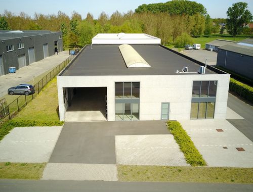                                         Entrepôt avec bureau à louer à Maldegem, € 3.950
