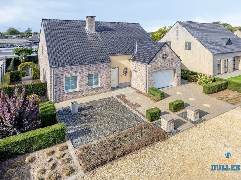 Huis te koop in Sellestraat 24,
                    3990 Peer