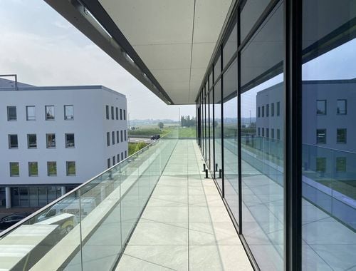                                         Bureaux à louer à Roeselare, € 2.249,65
