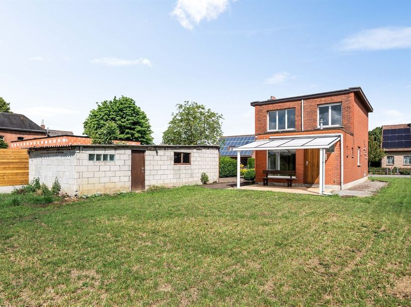TE RENOVEREN WONING OF PERCEEL MET NIEUWBOUWPOTENTIEEL OP 1.861 M²<br />
Op een rustige locatie in Vremde vindt u deze vrijstaande woning uit 1957 op