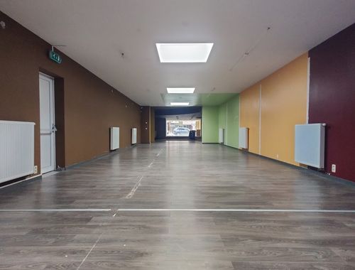                                         Commerce à louer à Brasschaat, € 3.550

