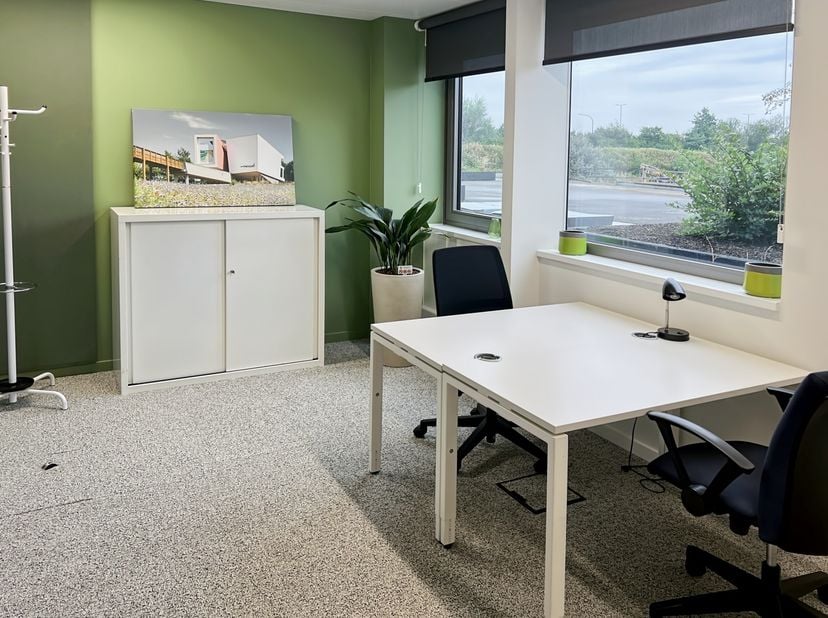 Privékantoor voor 3 werknemers in Regus Axis Parc<br />
<br />
Dit aanbod omvat een eigen kantoorruimte met service voor 3 werknemers en bovendien toe