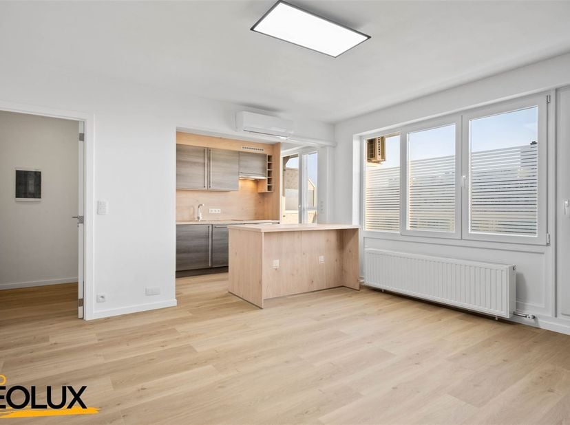 Immo Leolux biedt dit volledig gerenoveerde appartement met 2 slaapkamers en kelder aan, vlakbij het centrum van Anderlecht.<br />
<br />
Het appart