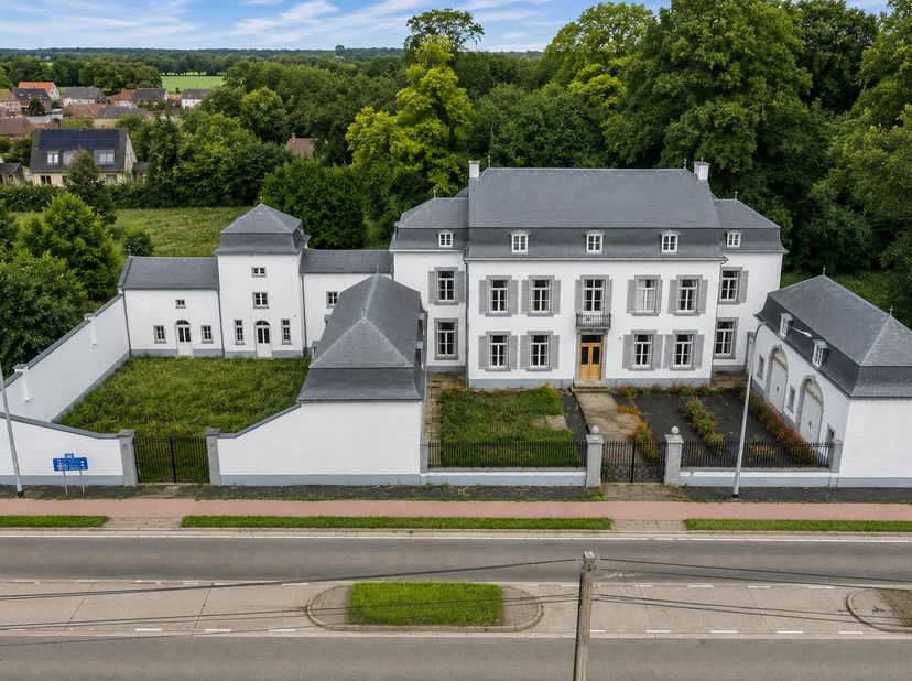 “Een unieke plek waar geschiedenis, architectuur en natuur al eeuwenlang samenkomen.”<br />
<br />
In het landelijke Guigoven, deelgemeente van Hassel