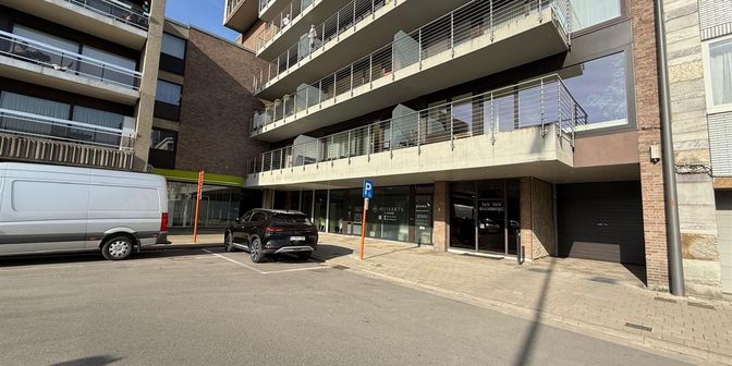 Bien professionnel à vendre à Gemeenteplein  16/1, 1853 Strombeek-Bever