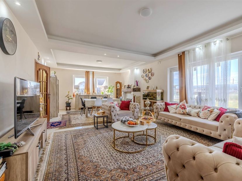 Ruime HOB met 3 slaapkamers op 1022m²<br />
Deze woning dateert van 1930 en dient gemoderniseerd te worden naar de hedendaagse normen.<br />
Ligging: