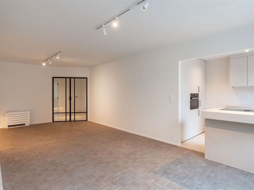 Prachtig instapklaar appartement met 2 slaapkamers en zuidgericht terras in Lier!<br />
Ligging<br />
Dit instapklare appartement is gelegen binnen de
