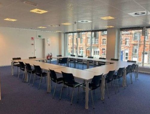                                         Bâtiment d’entreprise à louer à Leuven, € 14.591,67
