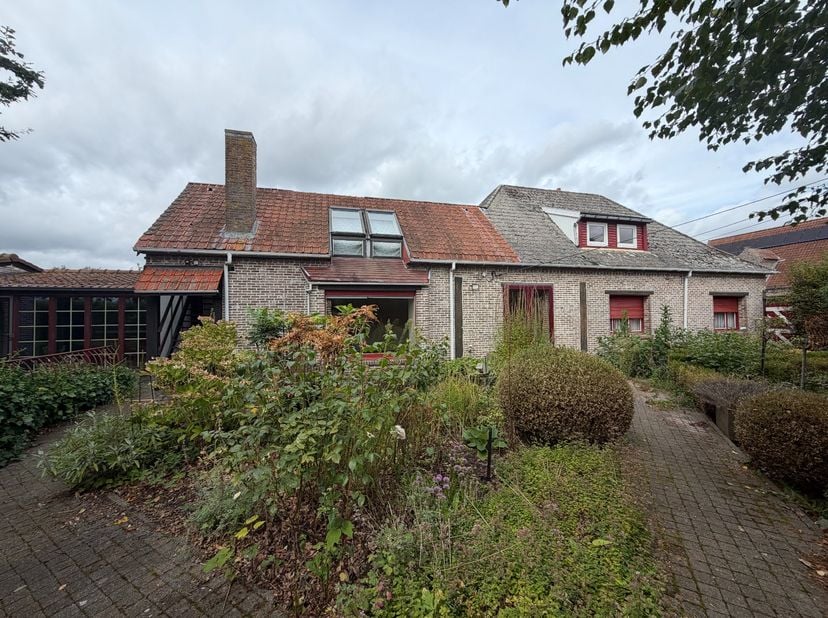 Huis te koop in Pontstraat 145,
                    9800 Deinze