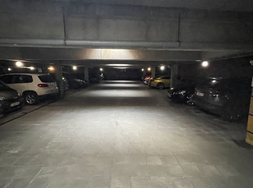 Garage à vendre
                    à 3300 Tienen