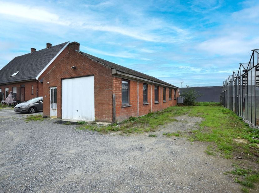 Bedrijfsvastgoed te huur in Rumbeeksegravier 137 bus C,
                    8800 Roeselare