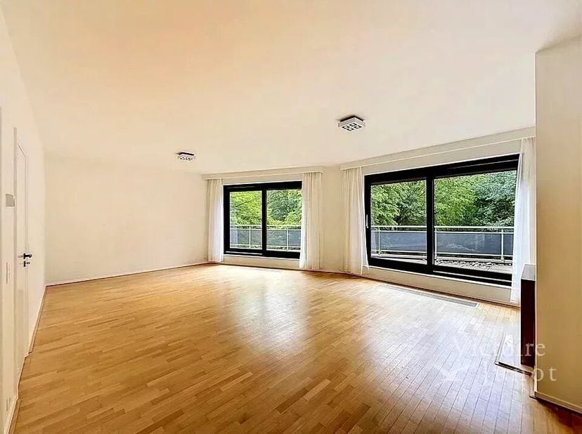 Appartement voorgesteld door Elisabeth du Chastel: elisabeth.duchastel@victoire.be - 0495 79 78 58<br />
Victoire Junot biedt u dit prachtige appartem
