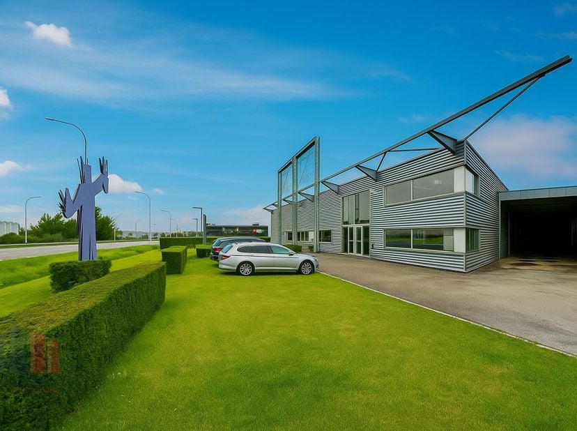 Multifunctioneel bedrijfsgebouw&amp;nbsp;bestaande uit magazijn/atelier/werkplaats (1.845 m²)&amp;nbsp;in combinatie met kantoren (200 m²) en een polyvalente