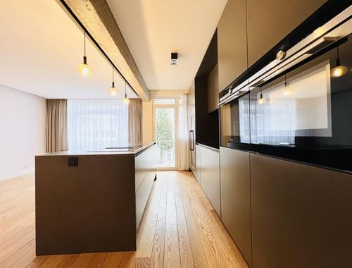                                         Appartement à louer à Woluwe-Saint-Lambert, € 1.325
