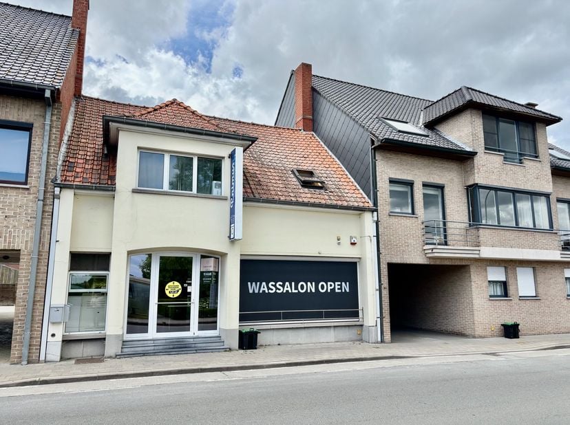 Garage à louer
                    à 8870 Izegem