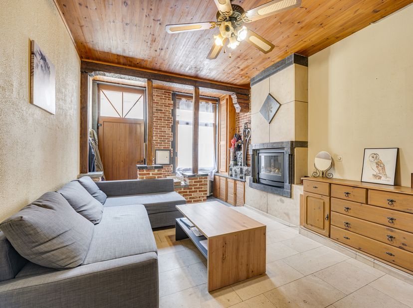 *** TE KOOP *** Edingen - Charmant karakteristiek huis met twee gevels van ca. 135 m² met 4 slaapkamers en 3 badkamers, ideaal gelegen in Enghien, vla