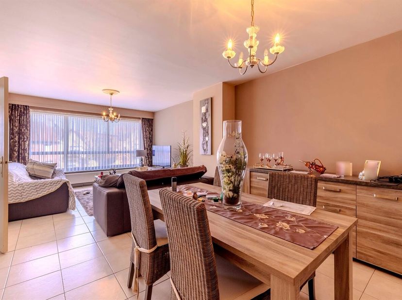 2- Slaapkamer appartement in centrum Herentals<br />
Ligging: Het appartement is gelegen in een kleinschalige residentie in het centrum van Herentals,