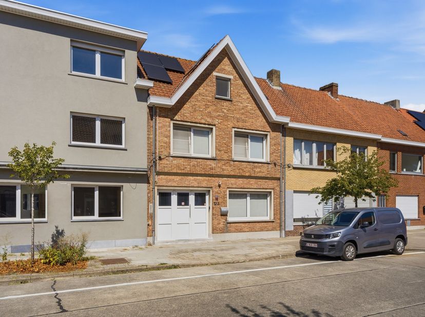 Huis te koop in Dorpsstraat 123,
                    8200 Sint-Michiels