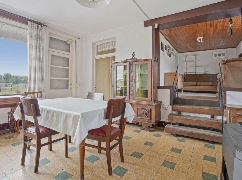 Open bebouwing met landelijk verzicht op 5.450 m² – uitzonderlijk veel potentieel!<br />
<br />
Op zoek naar ruimte, rust en mogelijkheden? Deze open