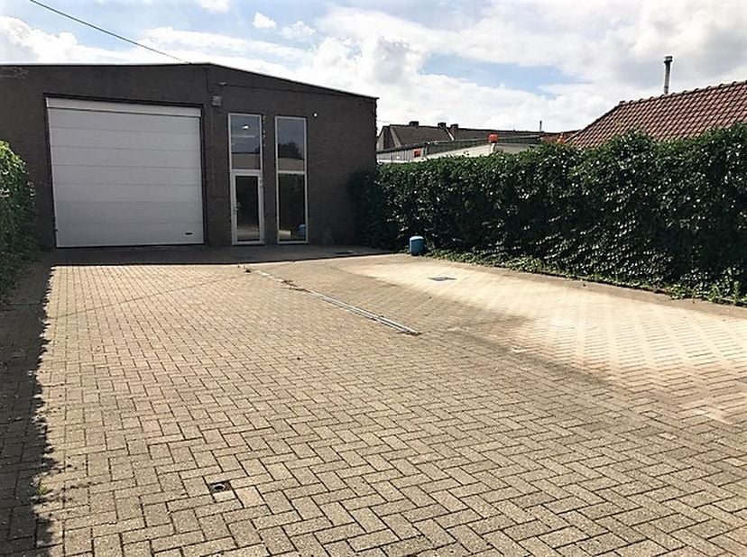 Bien professionnel à louer
                    à 9032 Wondelgem