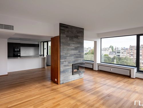                                         Woning te huur in Elsene, € 3.850
