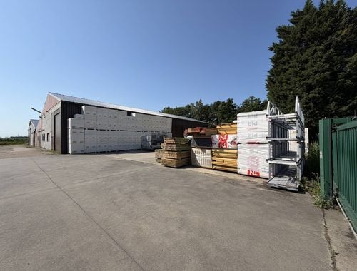                                         Entrepôt à louer à Kieldrecht, € 1.500
