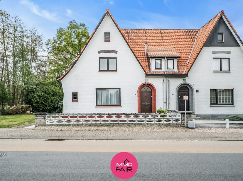Budgetvriendelijke woning op slechts 5 minuutjes van Maastricht<br />
Deze woning aan de Henri Dunantstraat 121 in Lanaken is gelegen op een perceel v