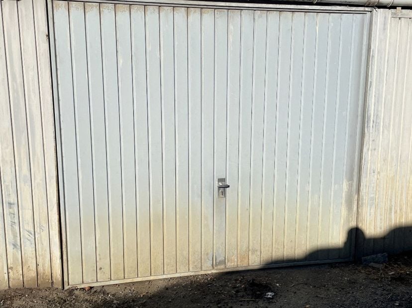 Garage à louer
                    à 2440 Geel