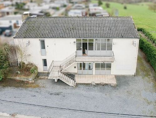                                         Usage mixte à vendre à Bersillies-l'Abbaye, € 140.000
