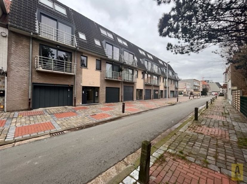 Ondergrondse autostandplaats in centrum Bredene - Duinen gelegen aan de Koningin Astridlaan.