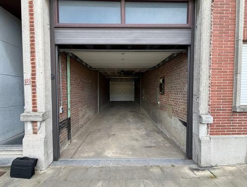                                         Box à louer à Braine-l'Alleud, € 250
