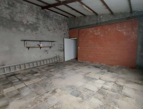                                         Entrepôt sans bureau à louer à Eernegem, € 160

