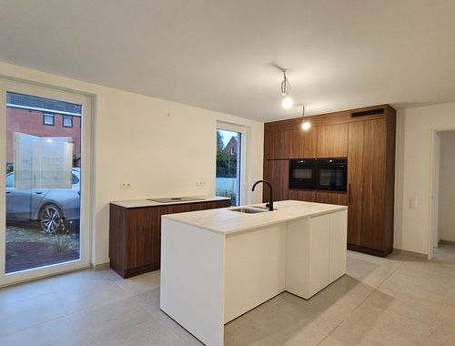                                         Gelijkvloers app. te koop in Zedelgem, € 320.000
