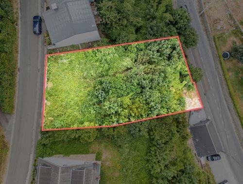                                         Bouwgrond te koop in Yvoir, € 79.000
