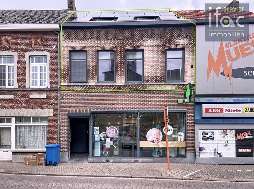 Bent u opzoek naar uitstekend gelegen 2 slaapkamer duplex-appartement of een goede investering in Rillaar? Zoek niet verder wij bieden u volgende moge