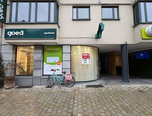                                         Rez-de-chaussée commercial à louer à Diest, € 650
