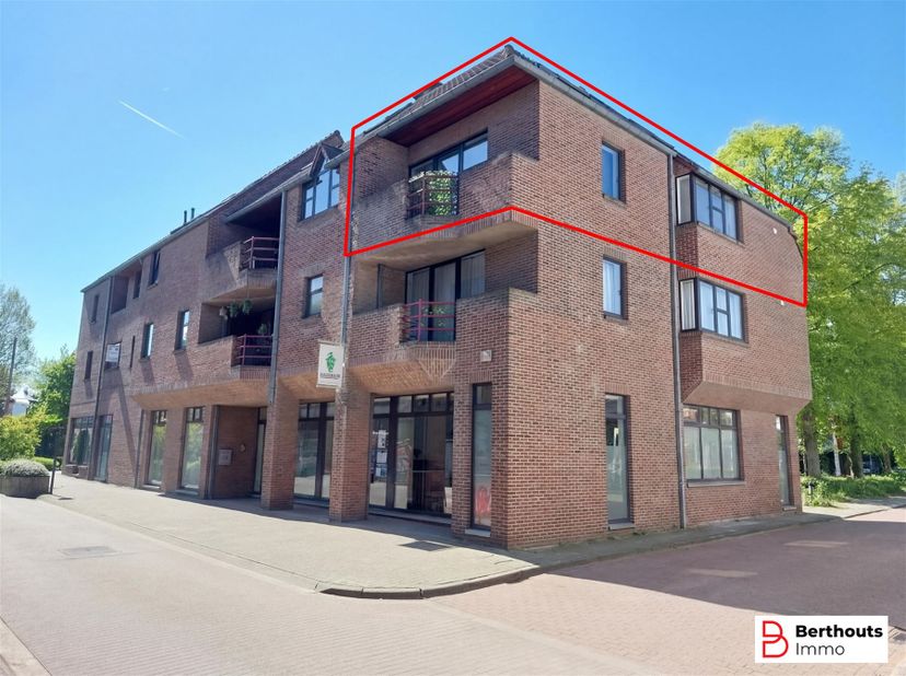 ENERGIEZUINIG! TOPPER! VOOR DE SNELLE BESLISSERS!<br />
 ENERGIEZUINIG  DUPLEX- APPARTEMENT  OP DE 2 E VERDIEPING MET BALKON EN ONDERGRONDSE GARAGE!<