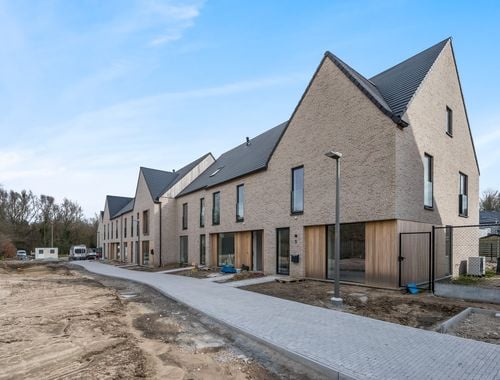                                         Koppelwoning te koop in Burcht, € 436.000
