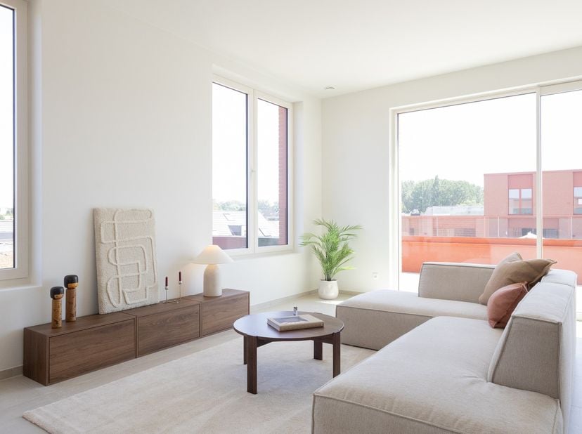 <br />
Deze ruime penthouse op de derde verdieping in Eilandpark, Sint-Lievens-Houtem is doordacht ingedeeld en afgewerkt met hoogwaardige materialen.