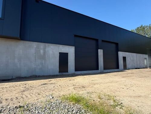                                         Bedrijfsgebouw te huur in Achel, € 995
