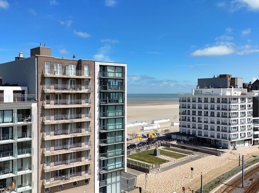 Près de la plage de Heist, nous proposons cet appartement au premier étage avec deux chambres doubles. Il y a une terrasse à l'arrière. Possibilité d'