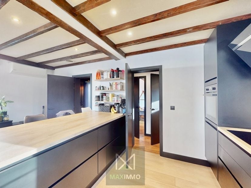 Spacieuse propriété de plain-pied avec atelier/entrepôt de 180 m² à Marke<br />
<br />
À Marke, cette propriété prête à vivre se distingue par son con